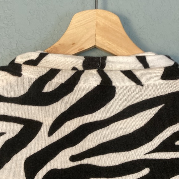 Chico’s Zebra Floral Cardigan ~ Size 3 (Large) ~ Black, White, Red - Picture 7 of 7